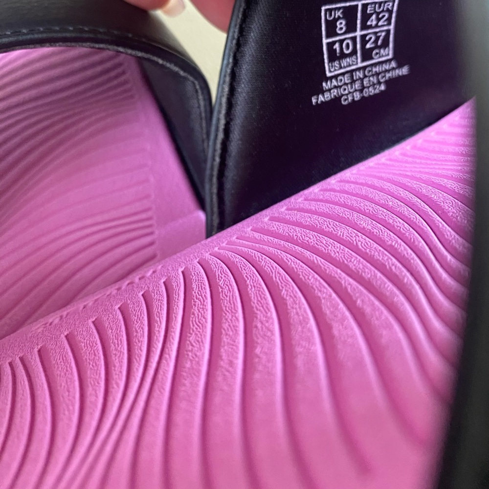 Puma Slides - Black and Pink - Picture 2 of 6